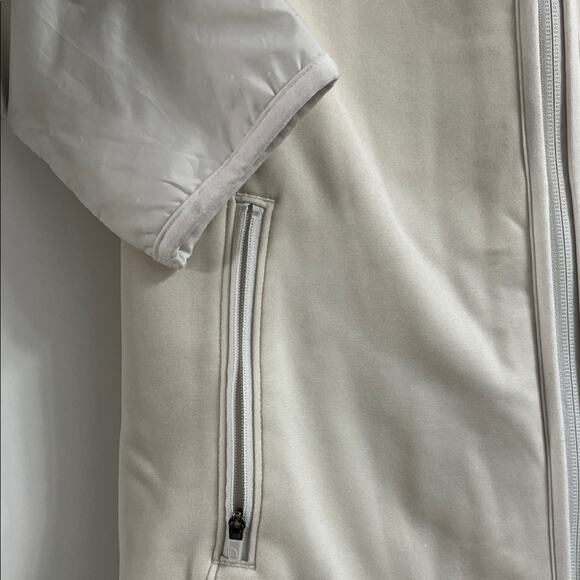 The North Face Women's Off-White Ski Jacket - Picture 4 of 10